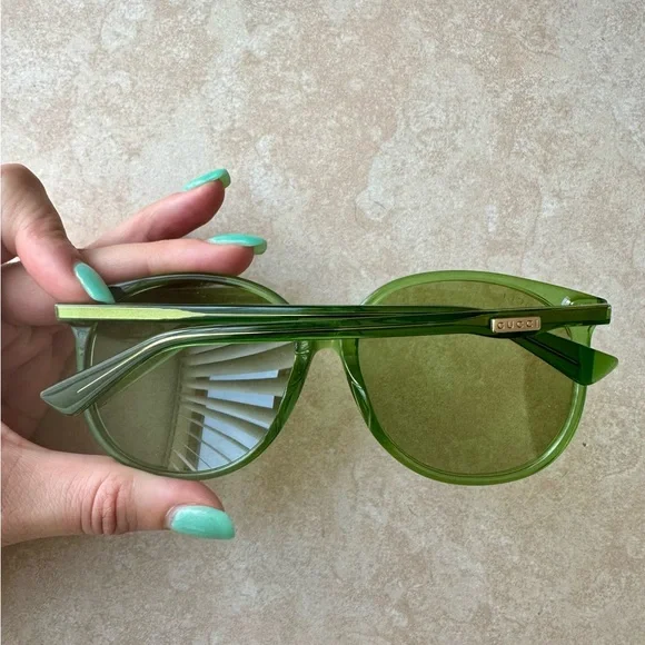 Gucci - Green Round Asian Fit Women’s Sunglasses - Picture 3 of 9